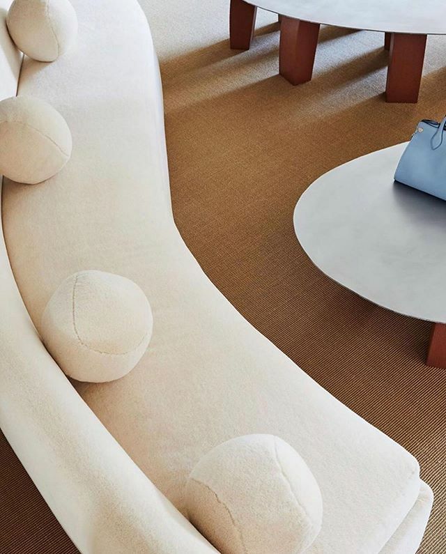 talisa_sutton's tweet photo. Making shapes... The new @altuzarra store in NYC designed by @studiogiancarlovalle and photographed by @pippa_drummond ☁️ https://t.co/FuDDcI5uGf