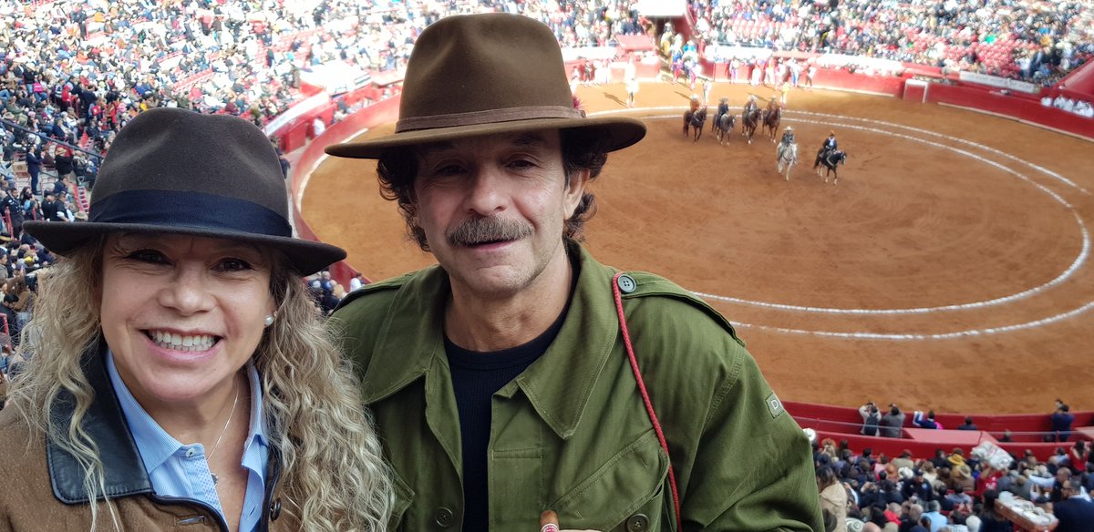 g_quadri's tweet image. Monumental Plaza México. Listos para ver al maestro Enrique Ponce...