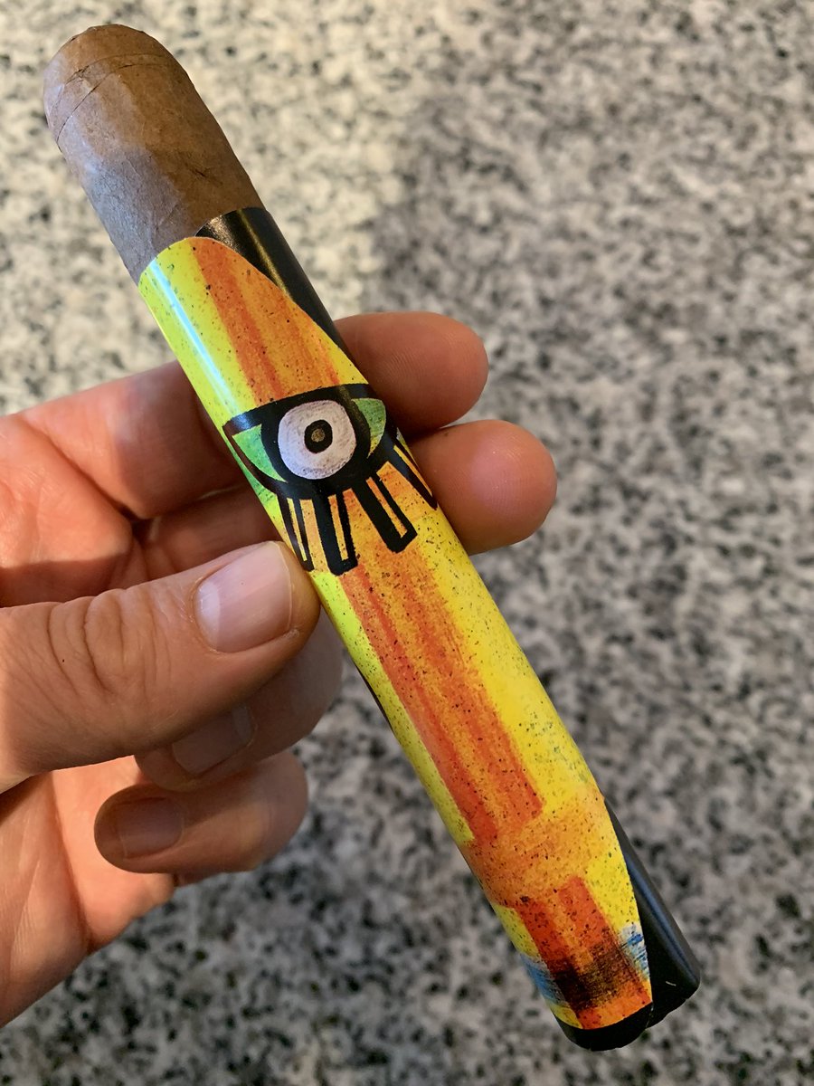 cigarlifeguy's tweet photo. The Ciseron Edition from Oscar! What a treat! 🔥🔥🔥💨💨💨Fantastic smoke! Great meeting a few of @ovcigars folks last week in Vegas #tpe2020 #tpe20
#cigar #cigars #botl #sotl #smoking #cigarlife #cigarlifestyle #cigarro #cigarians #pssita #cigarlover #cigarpic #cigarlifeguy https://t.co/MQUf3Kverb