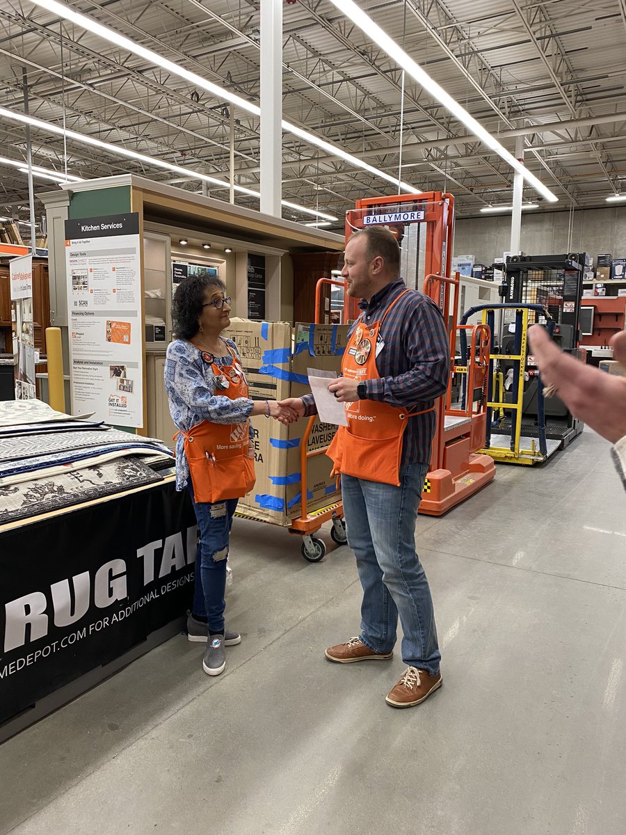 Congrats to our appliance specialist, Melinda on an amazing quarter of sales! <a href="/ChrisBosco12/">Chris Bosco</a> @THD_Mtn_Jumper <a href="/scottraymond213/">Scott Raymond</a>