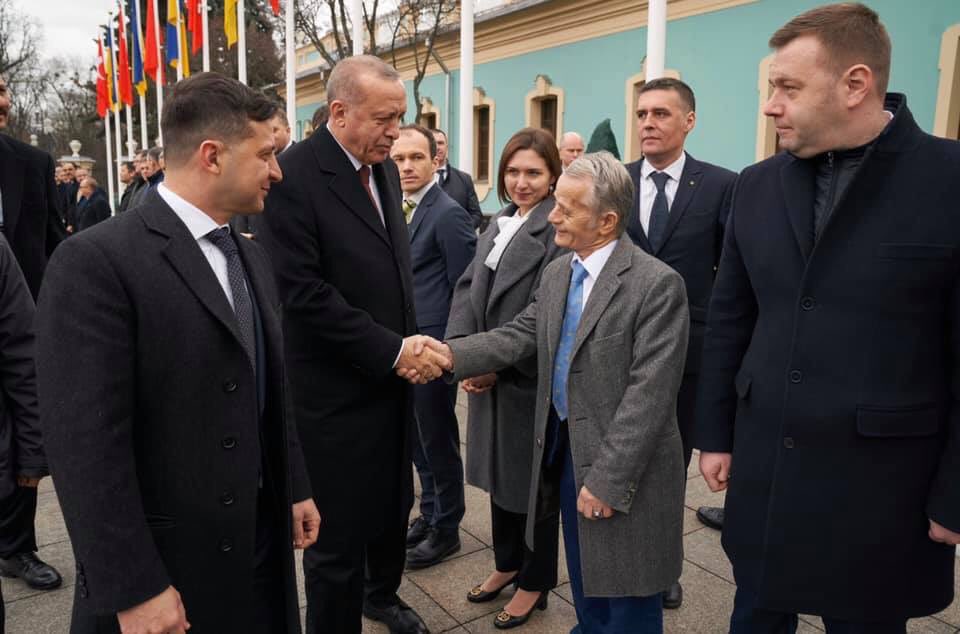 Президент #Турции #Erdogan
"Мы продолжим отстаивать территориальную целостность Украины, не признаем незаконную оккупацию Крыма. Важным аспектом наших тесных отношений с #Украиной являются и #крымские #татары, продолжаем следить за их положением"