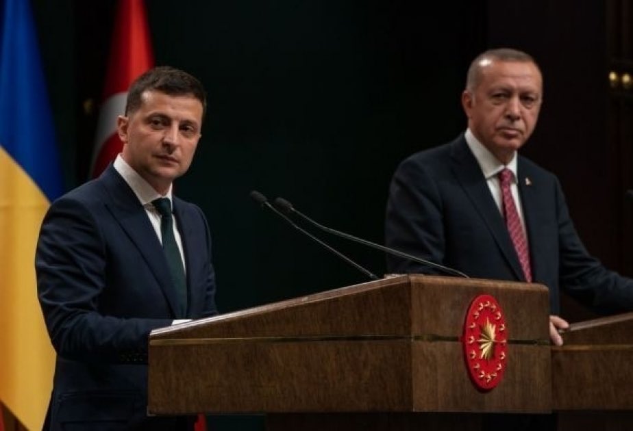 Ukrayna Cumhurbaşkanı Zelenskiy "Askeri-mali iş birliği anlaşması sayesinde Ukrayna ordusu Türk ortaklarından yardım alacak. Bunun için minnettarız. Rusya’da hapisteki Kırım Tatar’ları dahil Ukrayna vatandaşlarının serbest kalması konusunda Türkiye’nin yardımını bekliyoruz"