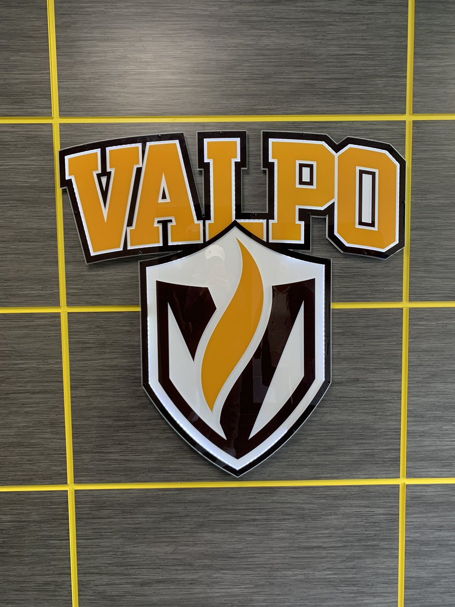 mackpatttenn's tweet photo. A huge thank you to @ValpoTrack and Coach Moore for having me on campus!! Today, I left with a very impressive first impression from not only the awesome implements and school but the very kind team and staff! #valpocrusaders #D1 https://t.co/jSFnif4LYS