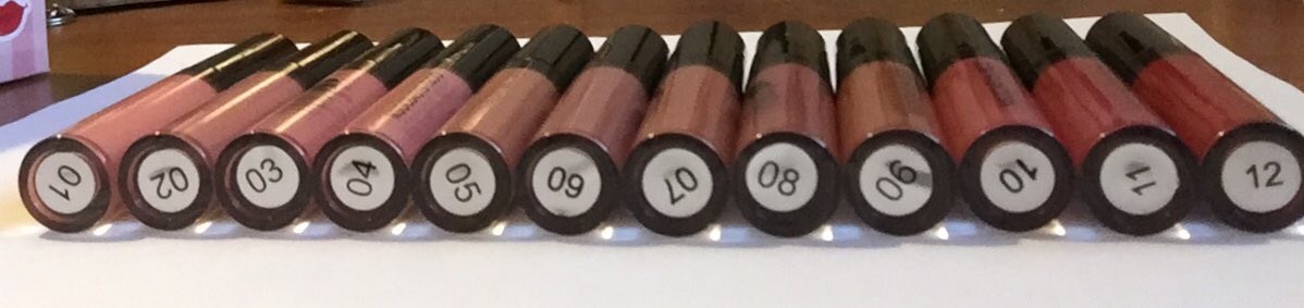 et_ernite's tweet photo. Les traigo estos labiales hermosos y de buena calidad. Los estoy vendiendo porque necesito dinero para un viaje así que cualquier compra me ayudaría un montón. 

Podemos coordinar la entrega por DM o por WA. 

Cualquier RT es cariño💜 https://t.co/2SWHWXKWOG