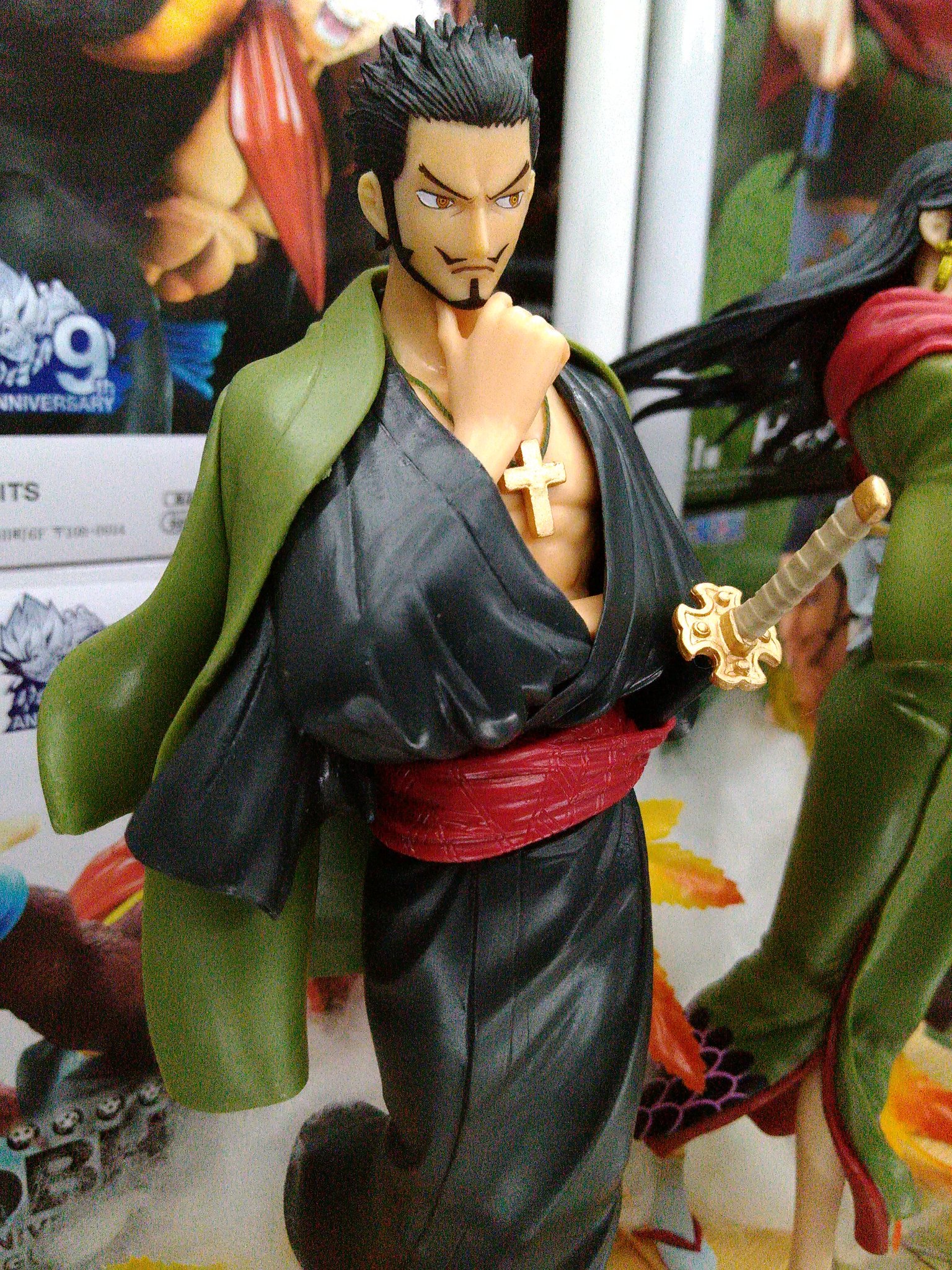 ラウンドワンスタジアム函館店 Twitterren 最新景品 One Pieceより和服シリーズ物 今回はミホークがフィギュアになって登場です 男らしいミホークにお似合いな黒い着物姿ですね この素敵なミホークをぜひgetしてくださいね チャレンジお待ちしております