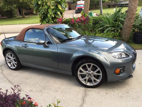 emexfyve's tweet photo. Gorgeous 2013 Mazda Miata Soft Top (North Hutchinson island) $14999 - https://t.co/GtxFQP4wSD https://t.co/0l5SAuQmD9