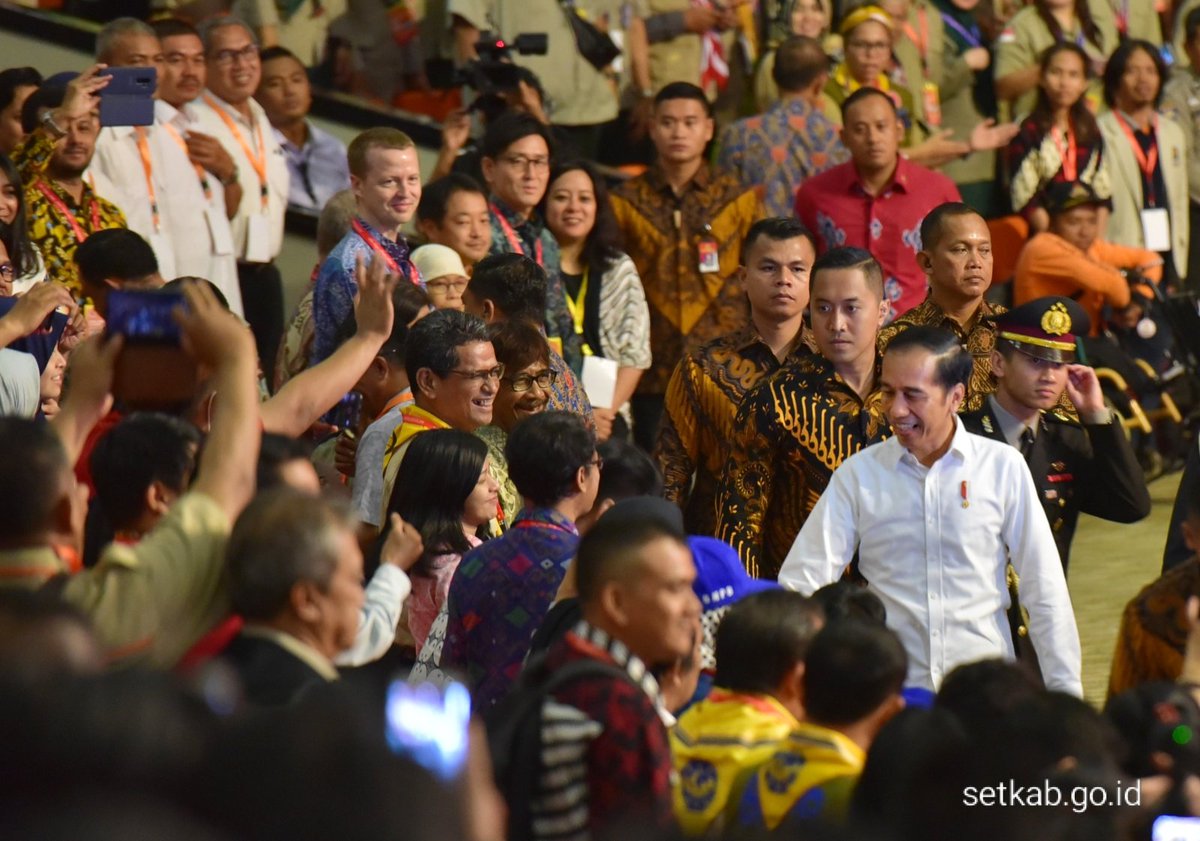 Presiden <a href="/jokowi/">Joko Widodo</a> memberikan pengarahan kepada peserta Rapat Koordinasi Nasional Penanggulangan Bencana Tahun 2020 di Sentul International Convention Center, Bogor, Jawa Barat, Selasa (4/2) pagi.