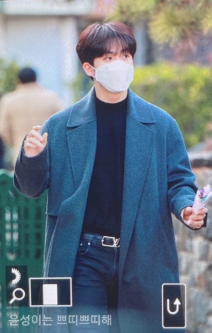 dingdle_1947's tweet photo. 아니.... 코트 입고... 그렇게 걸어오시면은요... 빠순이 심장이 작살나죠 오빠 https://t.co/leuClw21Ql