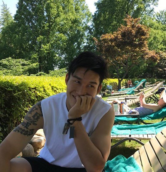 ericdierlovesme's tweet photo. 내가 넘 좋아하는 배우분인데 볼 때마다 용선수님 생각남... 역시 내 취향 한결같다ㅋㅋㅋㅋㅋㅋㅋㅋㅋㅋㅋㅋㅋㅋㅋㅋㅋㅋㅋㅋㅋㅋ https://t.co/pax7ys5LQ4