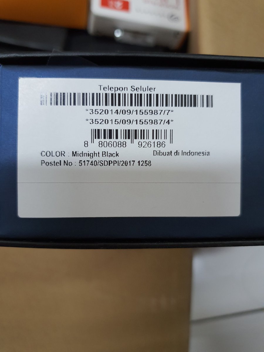 ViviKinardi's tweet photo. @e100ss buat warga surabaya /siapapun yg sdh membeli hp samsung note 8 wrn hitam dgn nomor imei 352014/09/155987/7*
352015/09/155987/4*
Berikut memory card 32G, sy mohon dgn sangat info ke sy. Sy hanya mau minta foto2 saya saja. Hp sy dijambret di sby. Ada imbalan sepantasnya. https://t.co/A8xGIivEo1