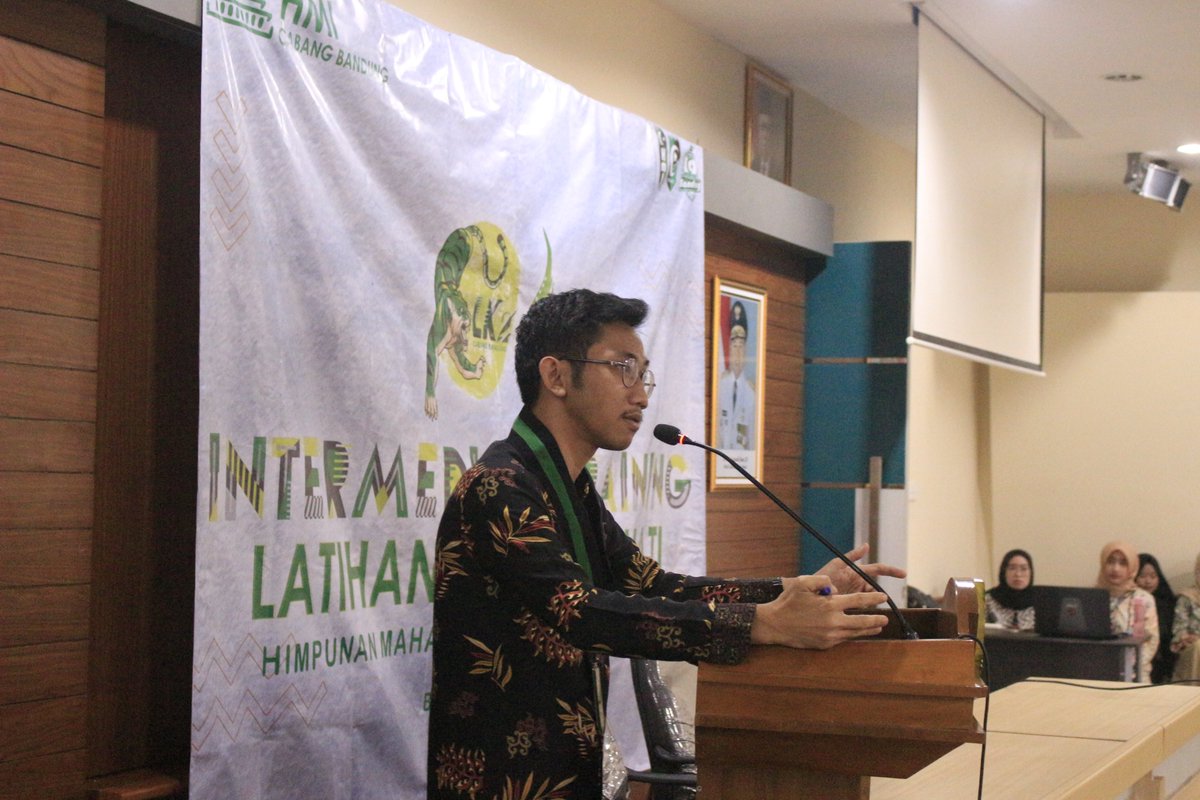 Pembukaan LK2 &amp; LKKoleh ketua umum hmi cabang bandung