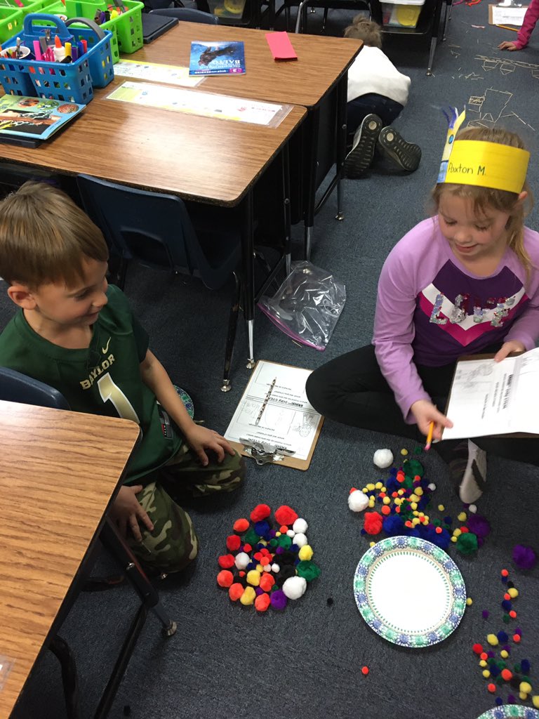 marla_jaynes's tweet photo. 100 day stem fun! What can you build with 100 things? @SVEmisd @MidwayISD #midwaymathandbeyond https://t.co/nKFDZpgCxT