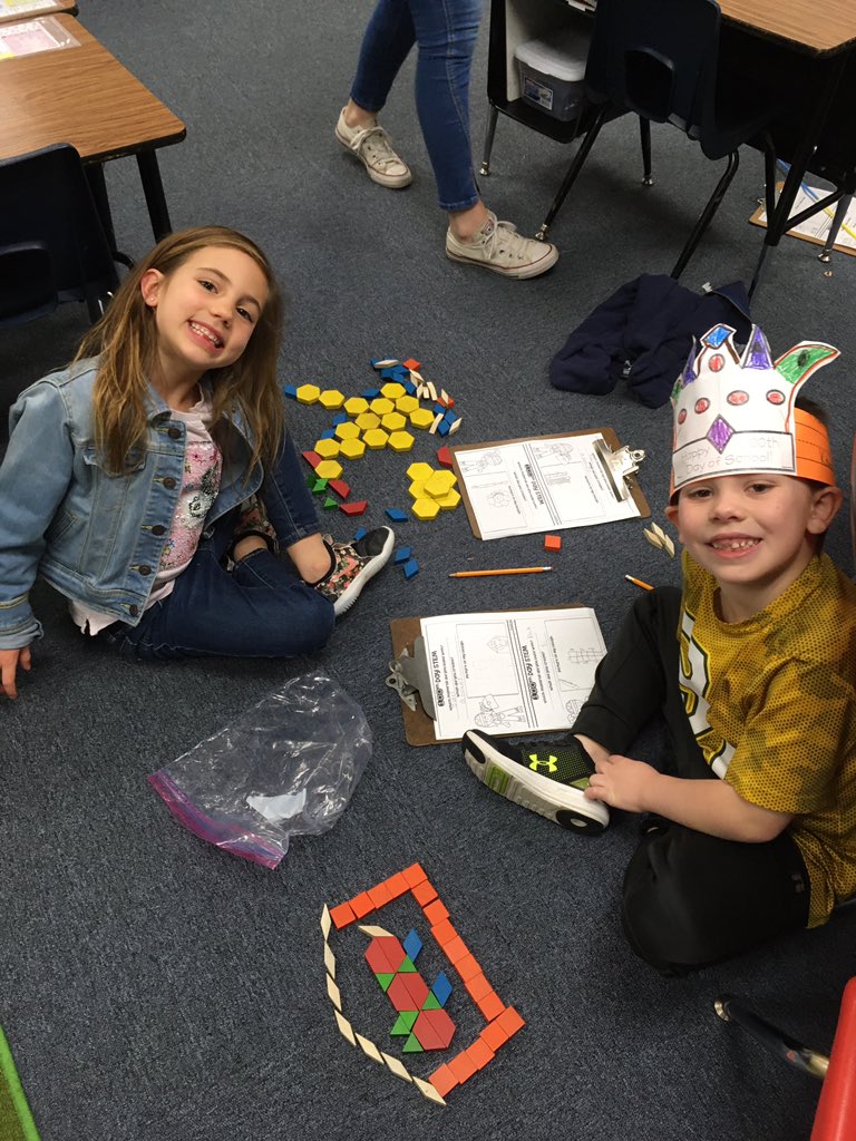 marla_jaynes's tweet photo. 100 day stem fun! What can you build with 100 things? @SVEmisd @MidwayISD #midwaymathandbeyond https://t.co/nKFDZpgCxT