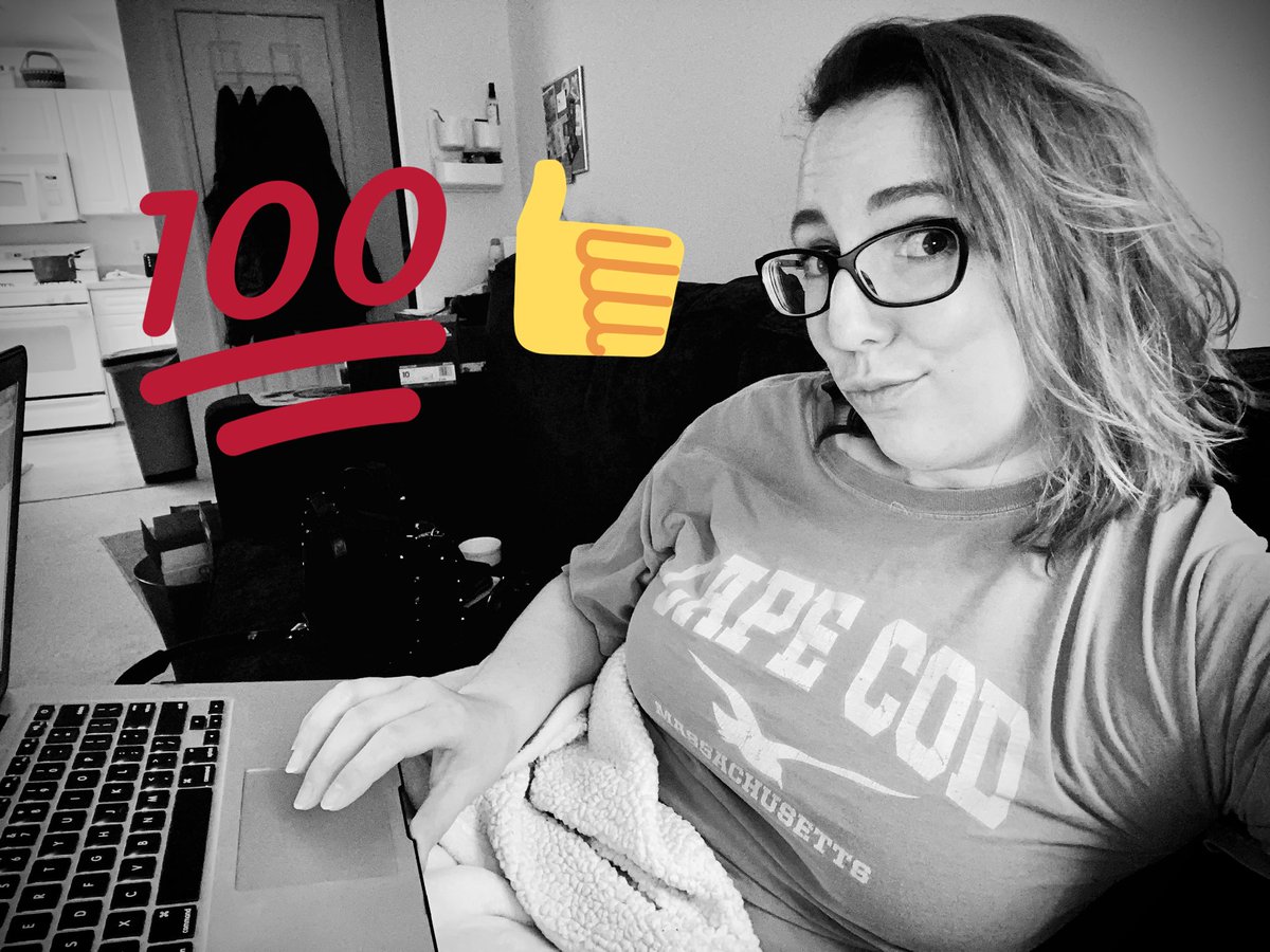 EchoRogueBlue's tweet photo. @turbotax Just filed my taxes for free while chillin’ at home on the couch! 👍🏻Feels good to get it checked off, ready for my 💰🤩 #turbotaxfreefeeling #sweepstakes #turbotaxfreeedition https://t.co/uUYZI0wPFY