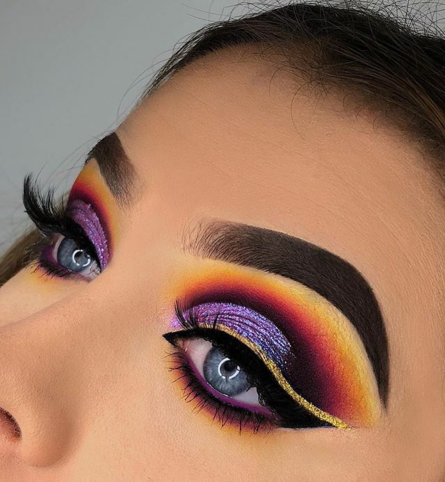 OFRACosmetics's tweet photo. Describe this look in emojis...GO💨⁠⠀
⁠⠀
🌇✨💜⁠⠀
⁠⠀
-⁠⠀
@rubyhmua covers all her bases with our ABSOLUTE COVER FOUNDATION and VERIFIED Liquid Liner for this purple sunrise moment https://t.co/VyAaIVtIPU https://t.co/uhq5fOqHU3