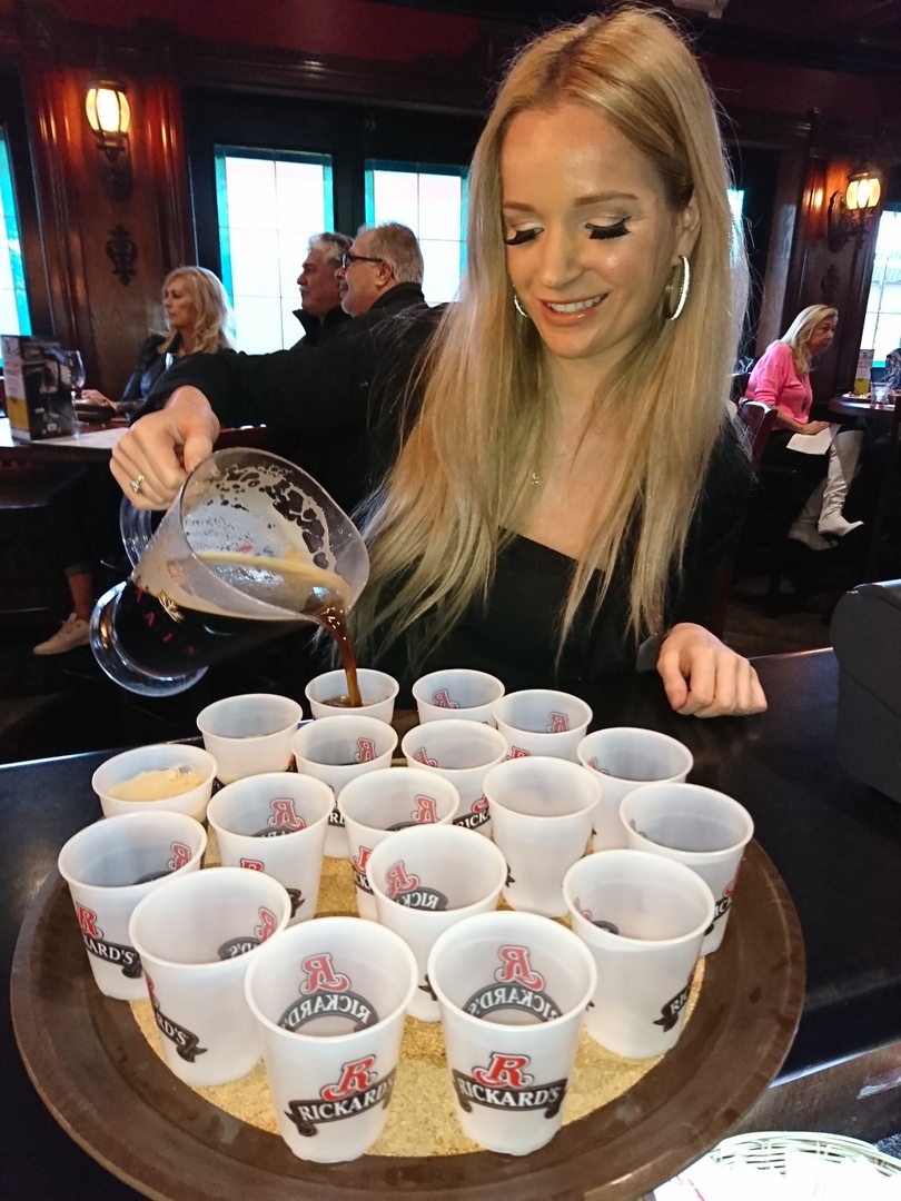 RiversReach's tweet photo. Thanks to our Molson Canadian girls for making #Superbowl54 a great time at the Reach! 🏈 #NewWest https://t.co/qsxmtChfNf