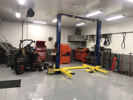 Engineering_iq's tweet photo. I love my Bernhard grinders.  I’m pretty sure I spend more time grinding during the season than I do with my wife.  #WinToSpin https://t.co/x1WTCoPnF0