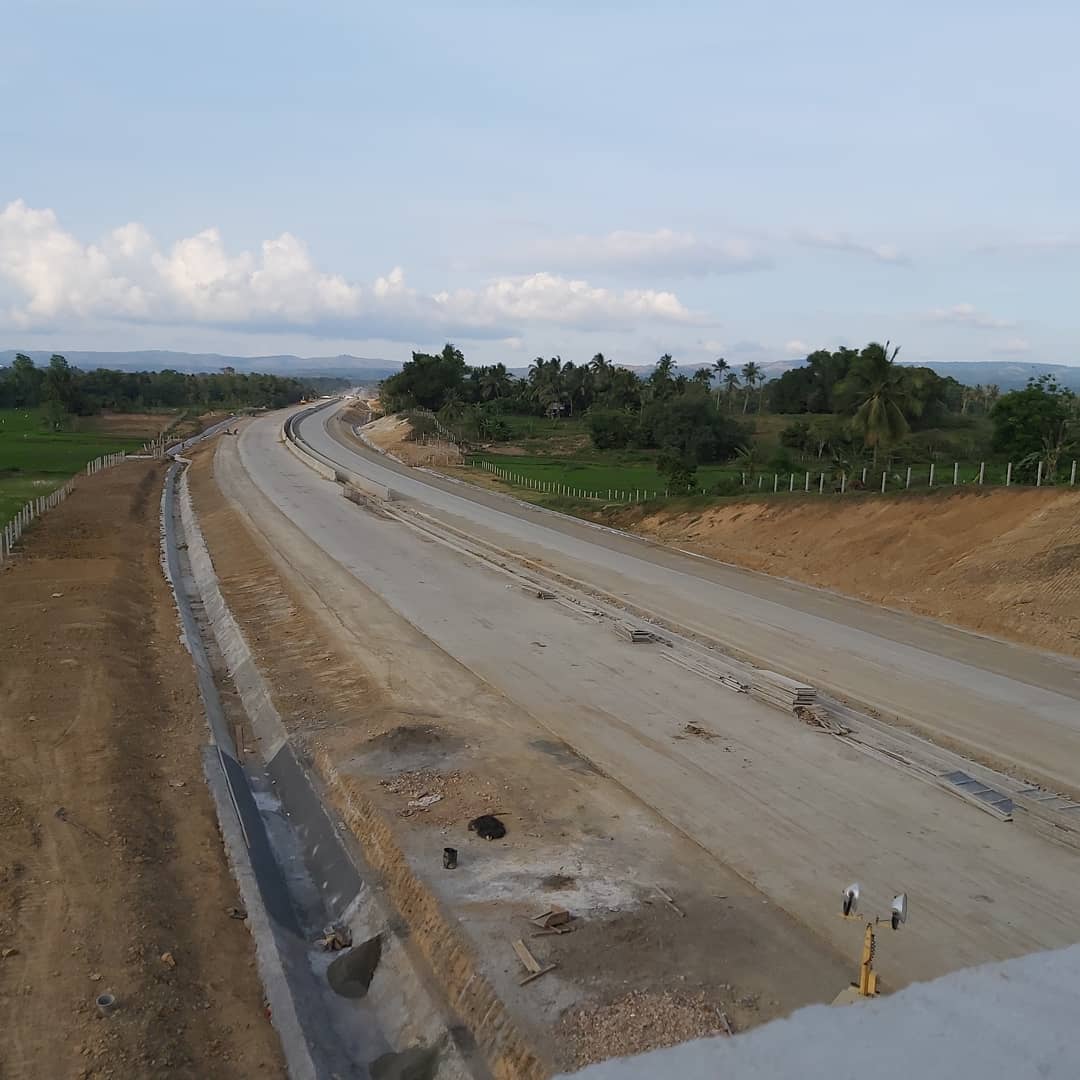 infobandaceh's tweet photo. Progres pembangunan Jalan Tol Sigli-Banda Aceh dikawasan Indrapuri, Aceh Besar hingga bulan februari tahun ini. Bagaimana menurut rakan-rakan? 😁
.
Foto : https://t.co/E843JIeOKk
Foto direkam Sabtu (1/2/2020)
.
#infobandaaceh #tolaceh #acehbesar #sigli https://t.co/uqbHOgSnh9