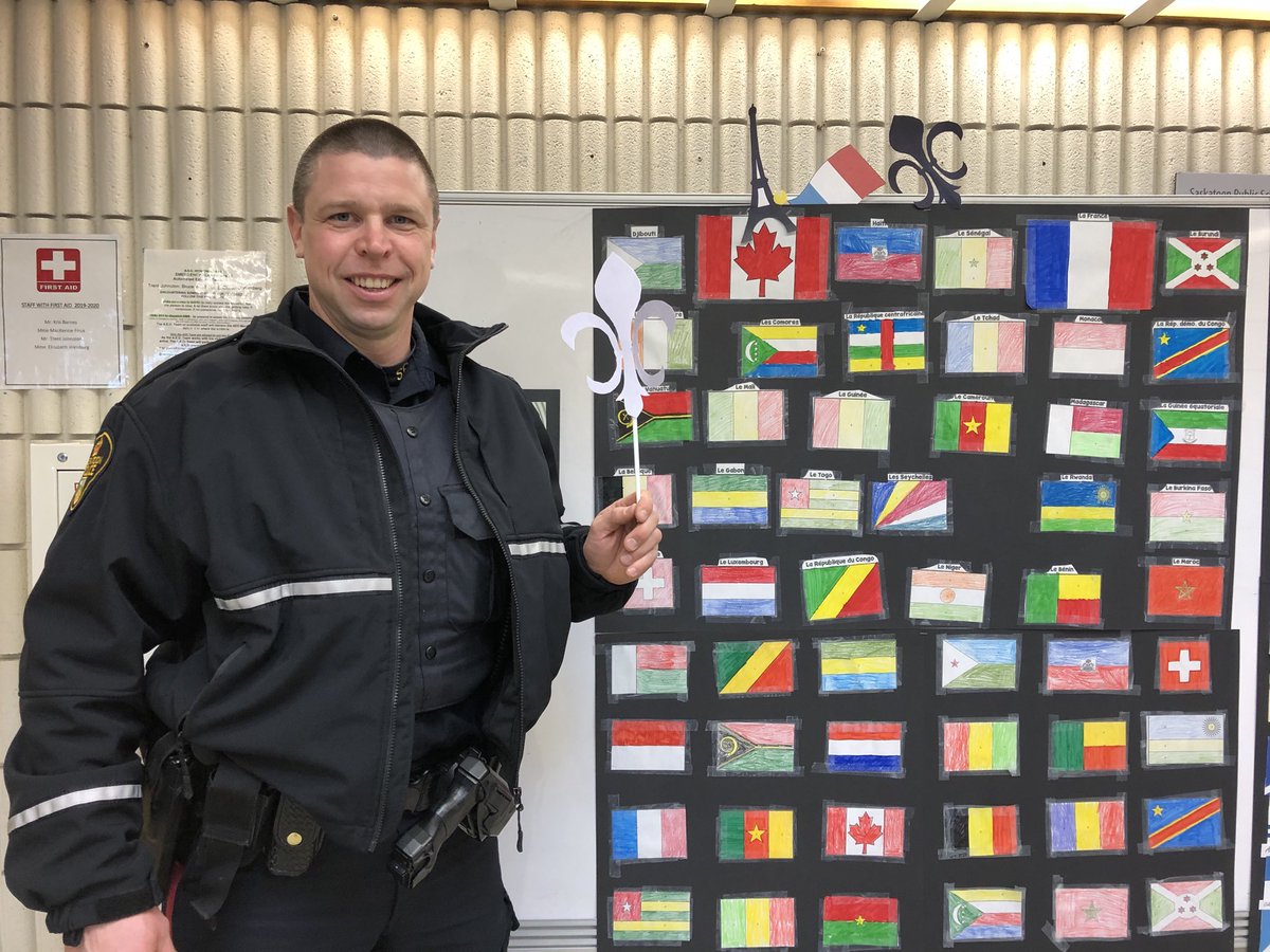 French is spoken around the world—and in many careers! Celebrating French-Second-Language Week at École Forest Grove School ⁦<a href="/SaskatoonPolice/">Saskatoon Police</a>⁩ ⁦<a href="/StoonPubSchools/">Saskatoon Public Schools</a>⁩