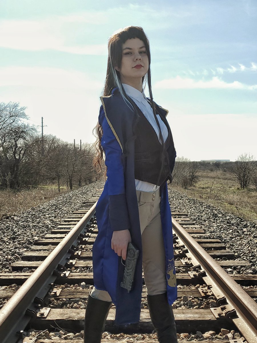 'Cassandra is a de Rolo, and you took them away from me.'
Photo by @Your_RP_Friend 
#criticalrole #criticalrolecosplay #cassandraderolo @matthewmercer @executivegoth