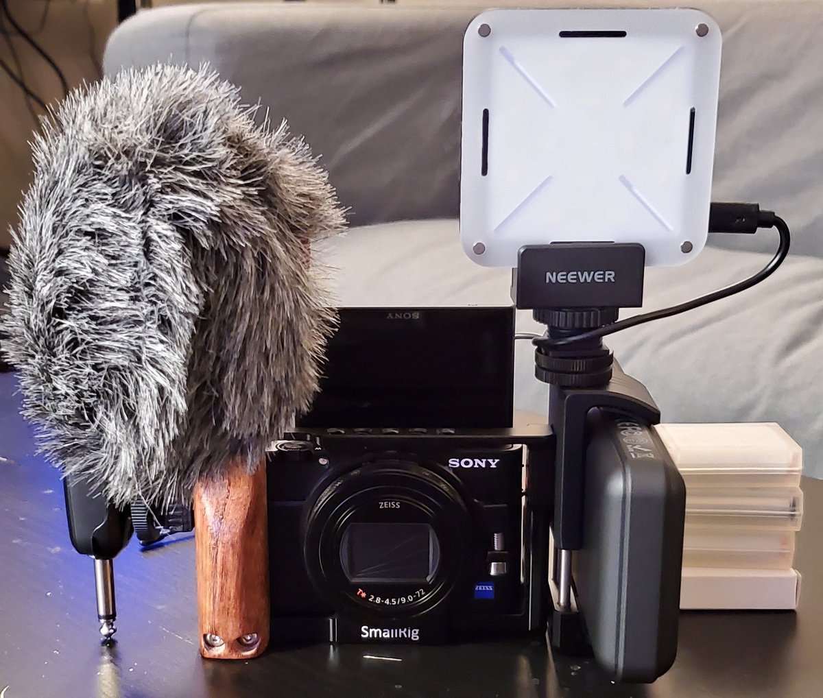 DaPoets's tweet image. My all day on the go setup. #MicMonday #RODE #VideoMicro