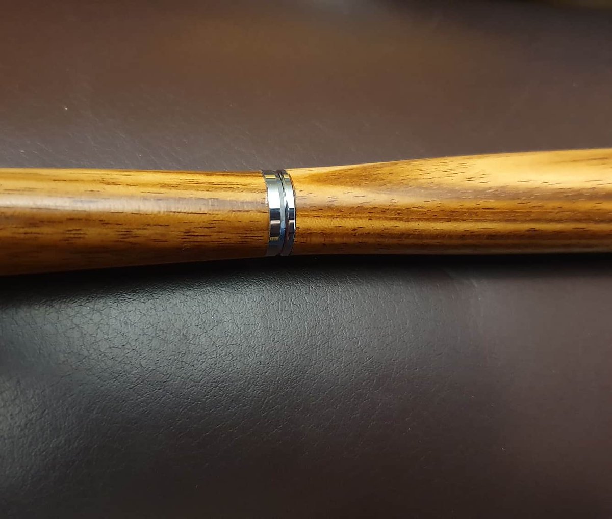 StevenFN2's tweet photo. Gonçalo alves or tigerwood pen, quite liking this one for pen number 5 https://t.co/RuauSr9aJG