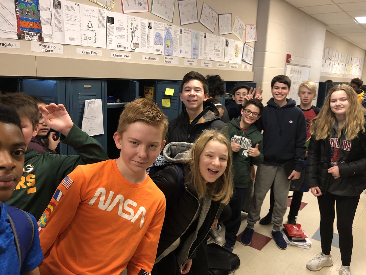 This is what it looks like as the Pathfinder students make their way to begin another fun-filled day!@AtteaSchool #WeAreD34