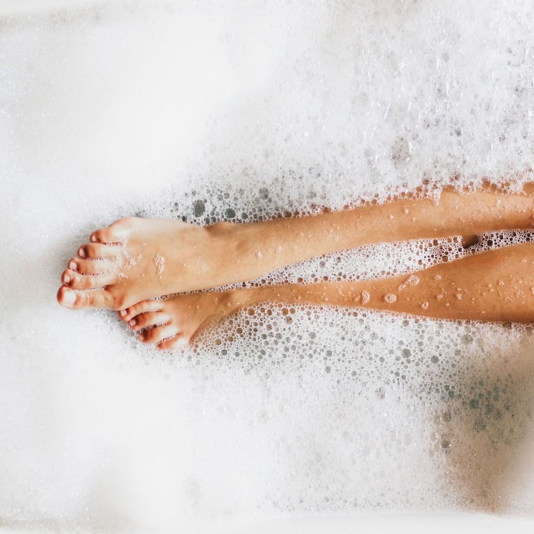 There's something about taking a bath that rejuvenates the soul, decompresses the mind, relaxes the muscles and eases away the tension of the day. ✨