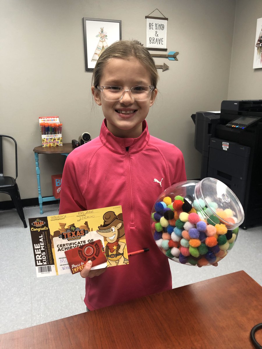 angelamabel1's tweet photo. Winner of our Family night estimation jar ....just 5 number away! Congrats ! Happy Counselors week to the Beat counselor ! We love you Chrissy Lang #WCGrows #PNGProud #WELeadTX https://t.co/TDWg8H69N0