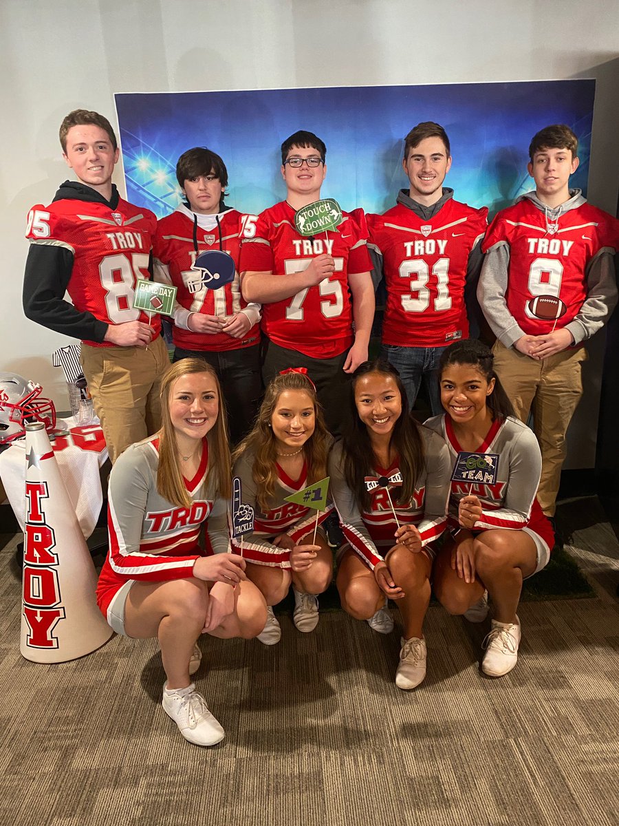 Sunday morning, February 2nd, a few of our varsity football cheerleaders attended The Valley Church of Troy, “it was a great experience and we enjoyed getting out in the community through our faith &amp; of course football”!!!🏈