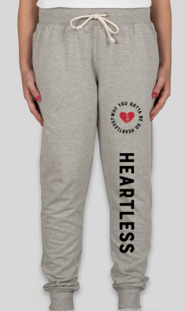 fallingforhulia's tweet photo. hey @juliamichaels! @XihomaraBarron and I made you a full heartless streaming outfit, would you wear it? it would make us very happy π #heartlessremix #streamheartless https://t.co/2zUbvt4KUM