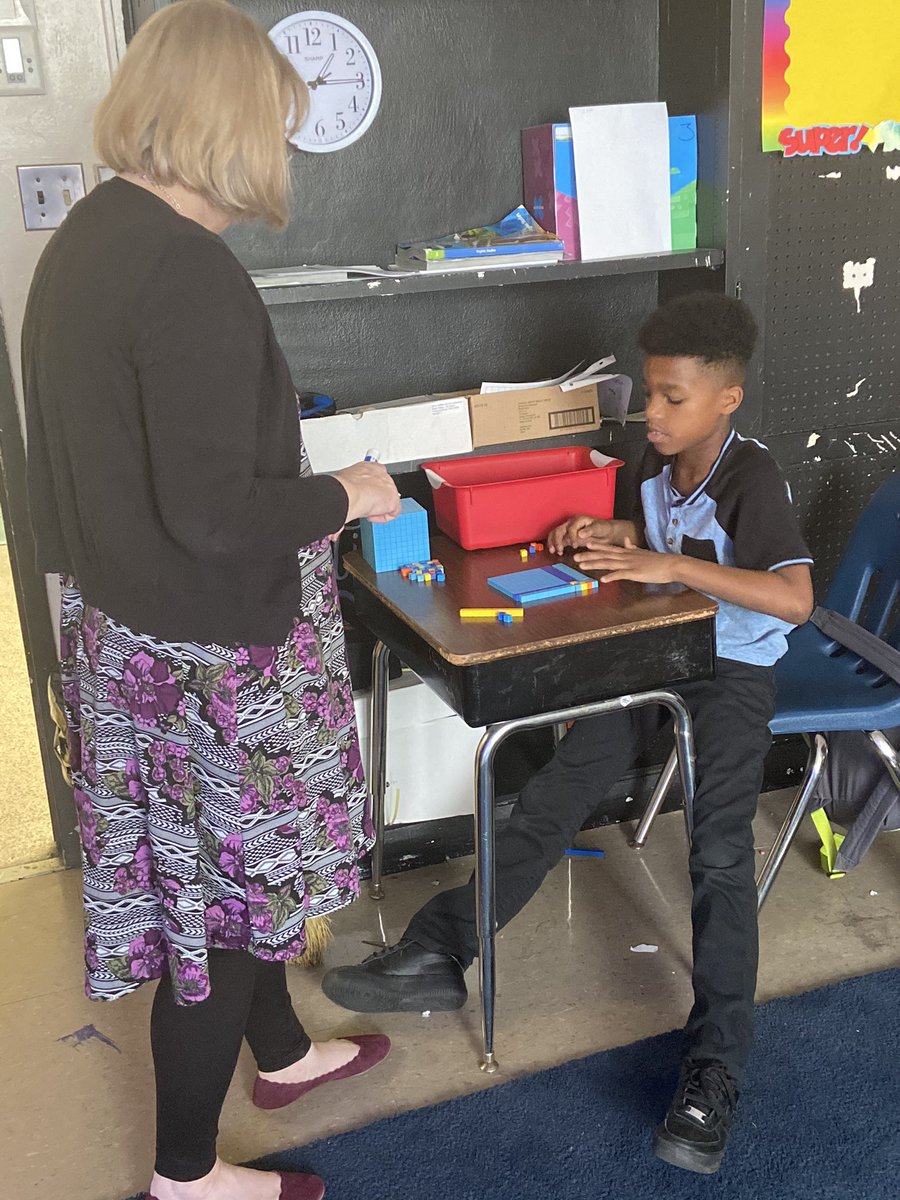 DrHamptonECSS's tweet photo. Special thanks to @PCPSMathMagic for stopping by and teaching a few of our 4th graders how to multiply using base ten blocks #CPAmodel #mathmatters #lakemontbulldogs @EsLakemont @SherylDoswell https://t.co/0QCs7Dbvpw