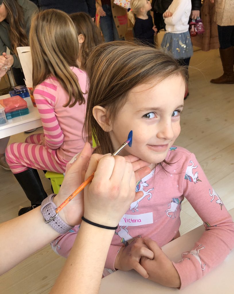 MissNancy01923's tweet photo. Happy Birthday Sweet Stella!😍
So much celebrating YOU!🥳
#missnancy #makingmemories
#pancakesandpjs #stellaissix #wecometoyou #webringfun https://t.co/g2yFl2OK91