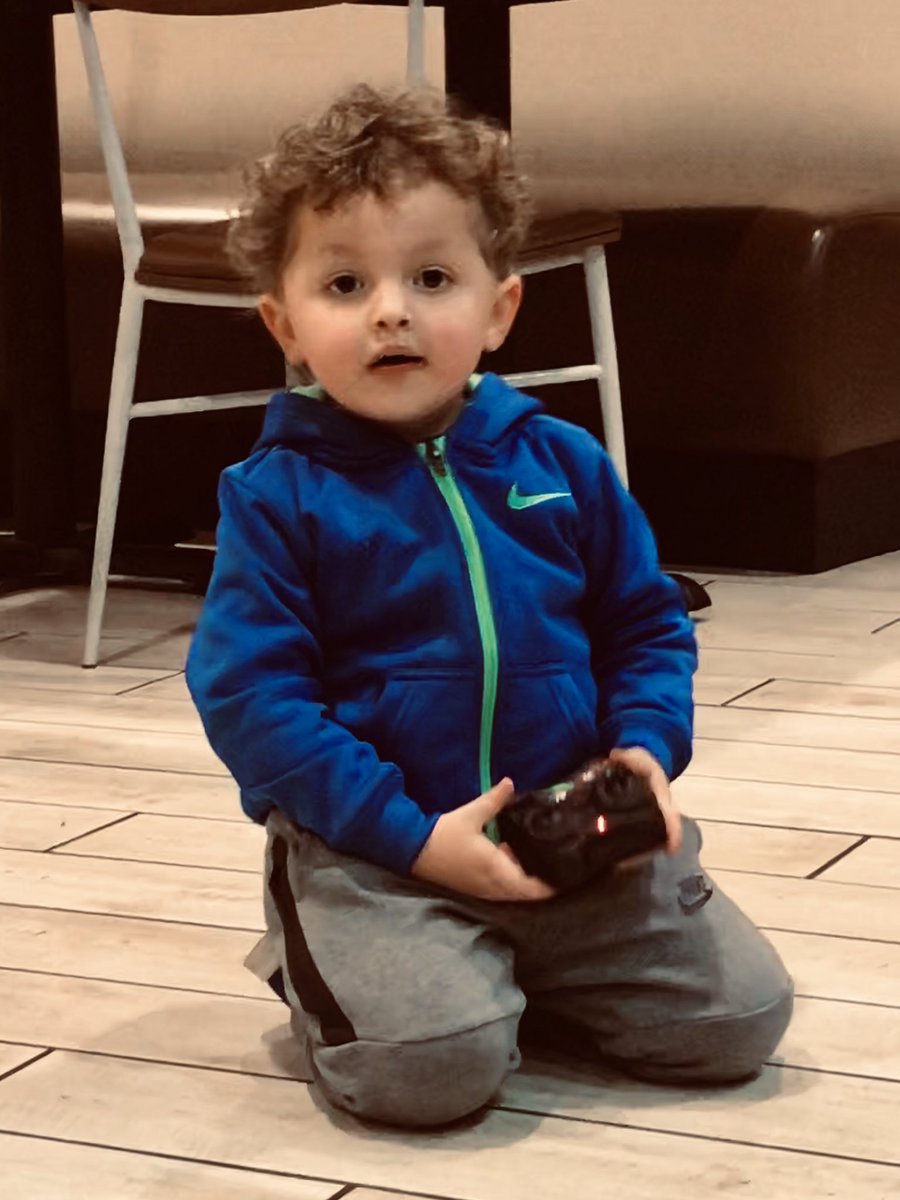 bufferphish's tweet image. unexpectedly captured the emotion of despair so perfectly, feat. Young Oakley 😂😍