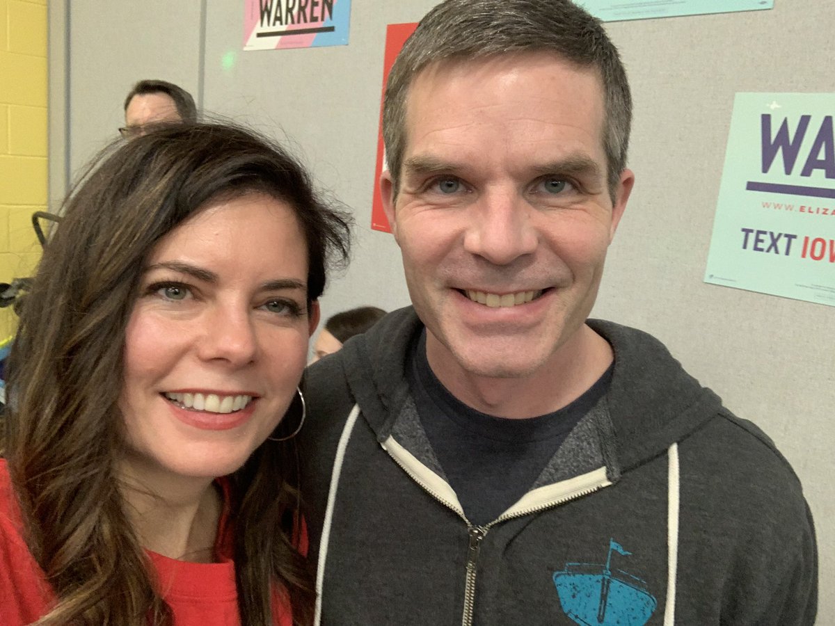shriver_amy's tweet photo. Families who caucus together stay together! #TeamWarren #IowaForWarren #IowaCaucuses https://t.co/lE2W43DLMd
