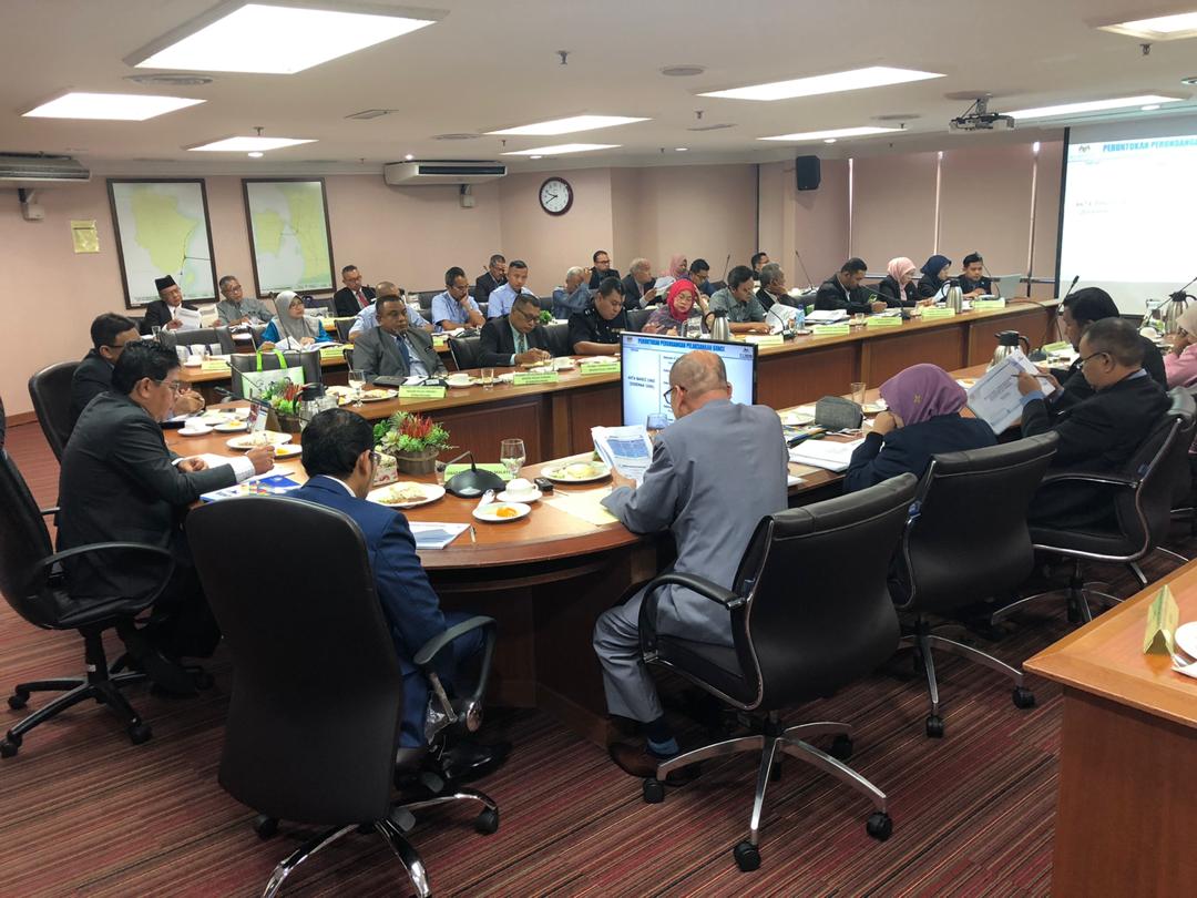 Dr_Uzir's tweet photo. Menghadiri Mesyuarat Jawatankuasa Pelaksanaan Banci Negeri Pulau Pinang Bil.1/2020 yang dipengerusikan oleh YB Dato' Abdul Razak bin Jaafar, Setiausaha Kerajaan Negeri Pulau Pinang. 

#DOSM
#154daystogo
#MenghitungMalaysia
#MyCensus2020
#JKPBN
#KPDOSM https://t.co/ohIvRXKauW