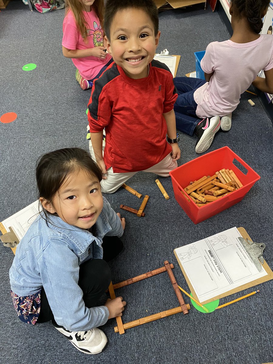 abecker99's tweet photo. We had a great time celebrating the 100th day of school with fun STEM building activities! @SVEmisd https://t.co/nS5dp9egci