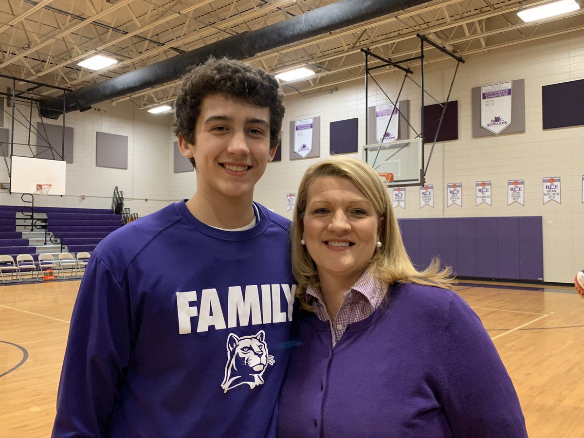RCEMiddle's tweet photo. 8th Grade Teacher Appreciation Night #teamRCE🐾 #RCEhoops🏀 #loveourteachers💜 https://t.co/JdJnx8OJOm