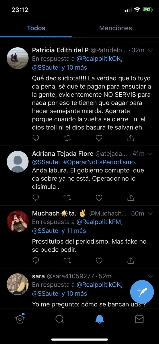 SSautel's tweet photo. 👉🏻 Esta mujer es presidenta del Consejo Escolar de #Quilmes, mano derecha de @MayraSMendoza.

👉🏻 Invita a sus contratados a enviarme mensajes amenazantes y evita referirse a los documentos publicados por @RealpolitikOK.

👵  Simpática la abuelita...

😱😱😱 https://t.co/HehwCzmCgT