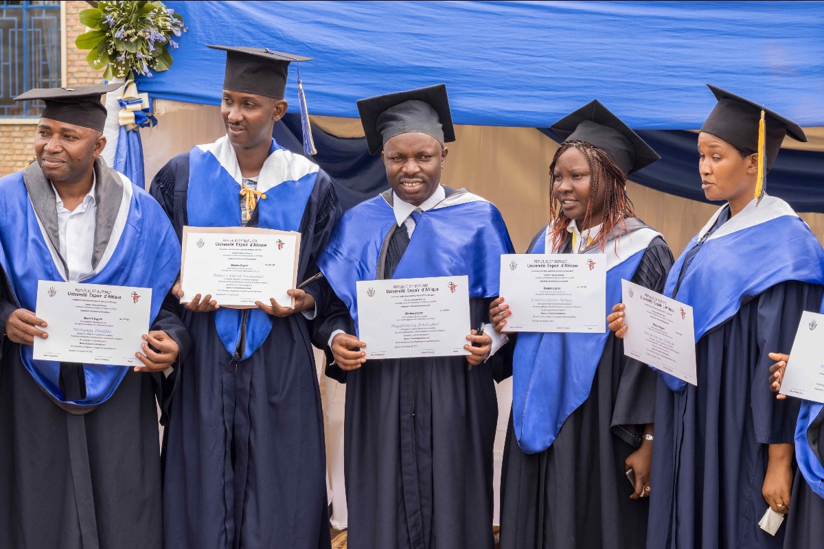 HAUFriends's tweet photo. Hope Africa University Produces World-Changers! - https://t.co/J7D79001Al https://t.co/JTMUt661Gy