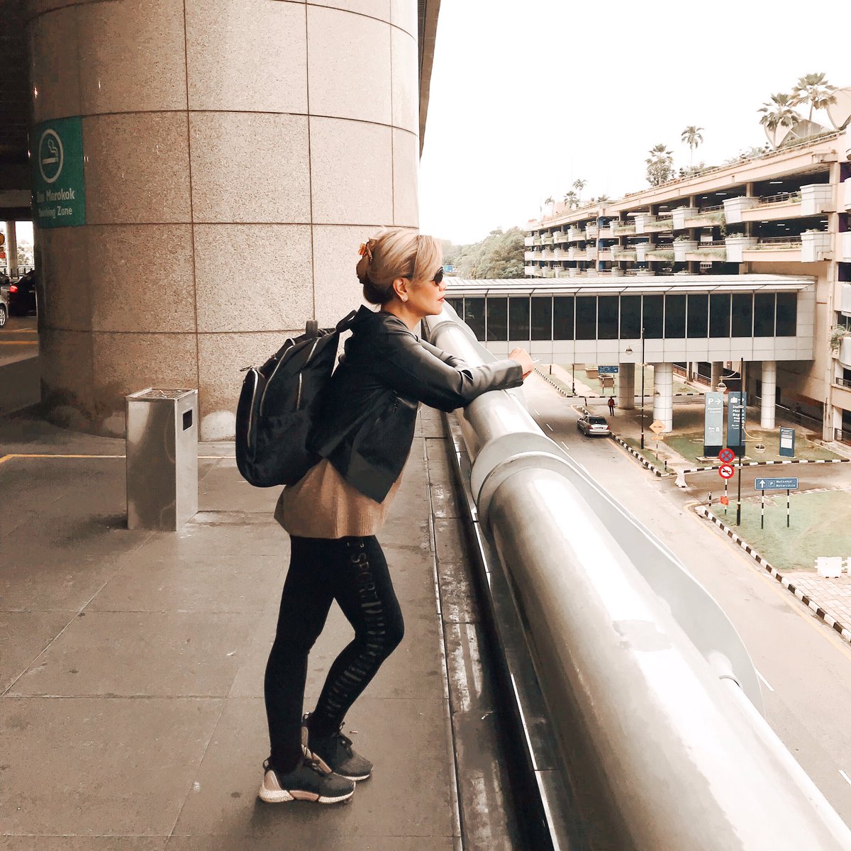 RisaHart's tweet image. Ketika terlintas dalam pikiranmu untuk menyerah, ingatlah bahwa banyak ‘bangsat’ yang menunggu untuk tertawa atas kekalahanmu.
#SelfNote