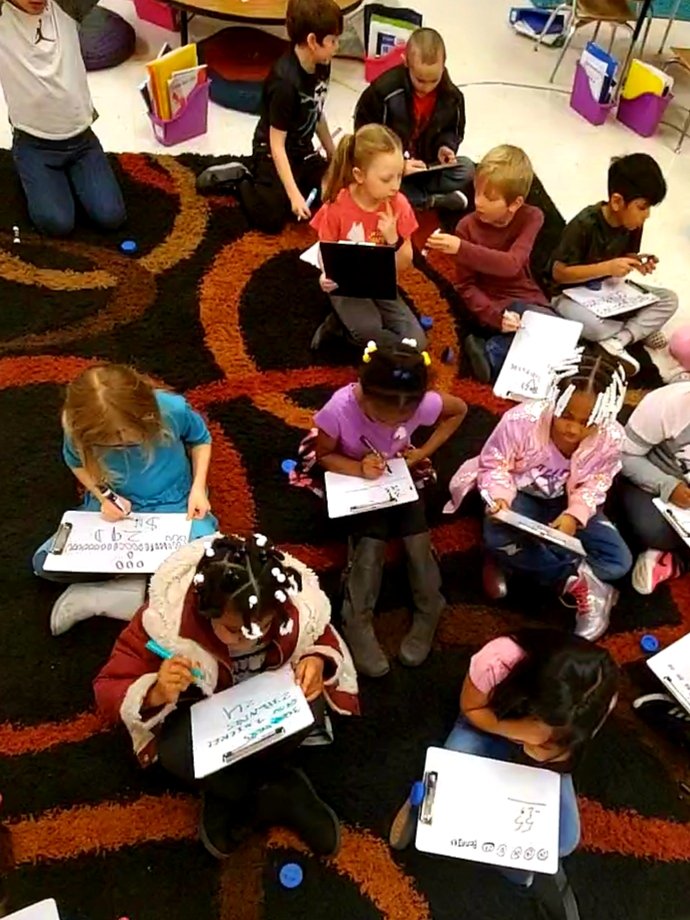 HartleyJetaun's tweet photo. @VSEsuperstars1 2nd graders solving real world word problems involving money! #sumnerachieves https://t.co/X1TvGqPKAm