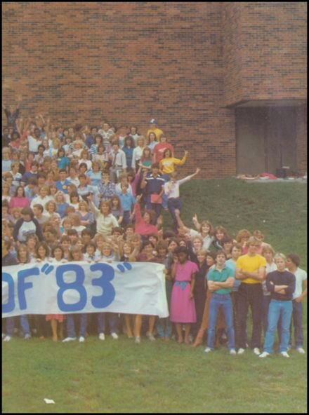 #26: KC Schools (Part 3)Ever wondered why Ruskin, Center, Hickman Mills etc aren’t apart of the KCMSD? Initially, any Missouri city w/ 500,000 + residents could only have 1 school district. In 1957, w/ KC’s population approaching half a million, lawmakers bumped it to 700,000.