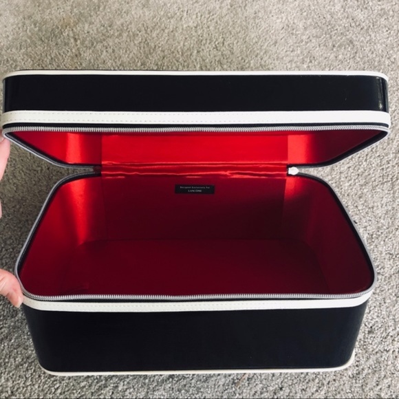 So good I had to share! Check out all the items I'm loving on @Poshmarkapp #poshmark #fashion #style<a href="/tag/fashion"class="tags"><span>#fashion</span></a><a href="/tag/shopmycloset"class="tags"><span>#shopmycloset</span></a><a href="/tag/style"class="tags"><span>#style</span></a><a href="/tag/coach"class="tags"><span>#coach</span></a><a href="/tag/poshmark"class="tags"><span>#poshmark</span></a>