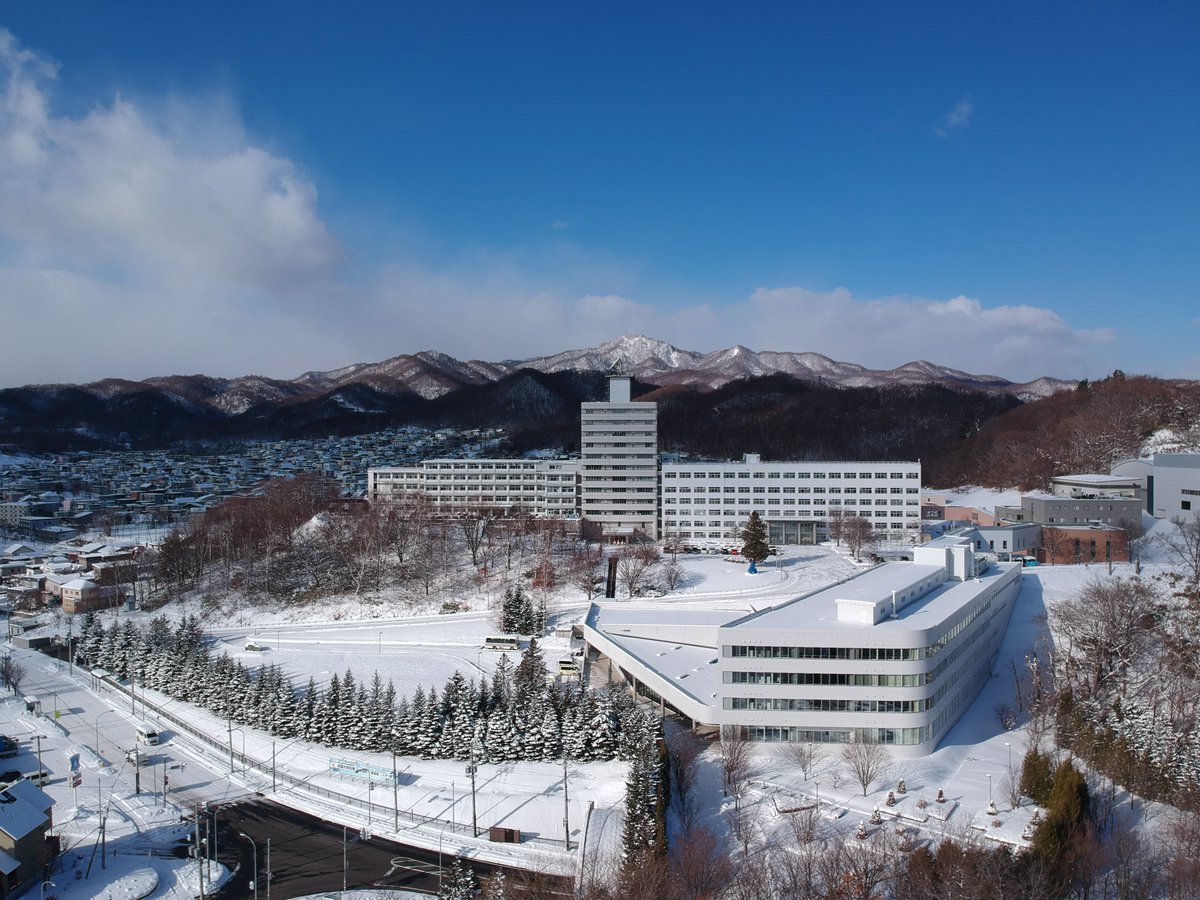 東海大学 札幌キャンパス Op Twitter 昨日の雪で 札幌キャンパスがやっと冬らしい装いになりました これは札幌 ボランティアプロジェクトさんの除雪活動の出番でしょうか 東海大学 札幌キャンパス 雪化粧 ドローン Https T Co R4xgwdimfl Twitter