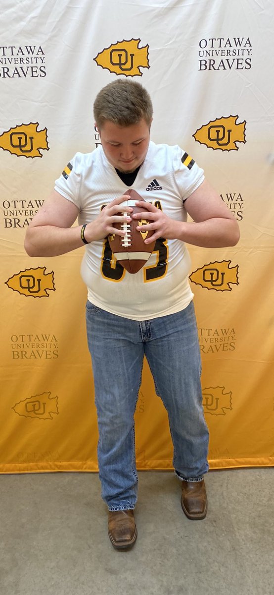 Committed ‼️<a href="/campus_football/">Campus Football</a> @coltsgodwin <a href="/TheRealCJensen/">Chris Jensen</a> <a href="/EricMcCormack12/">Eric McCormack</a> <a href="/mr_nuss/">txbxas.mbh</a> <a href="/DiannaStovall/">Dianna Downey</a> #BeBrave 🟡⚫️⚪️