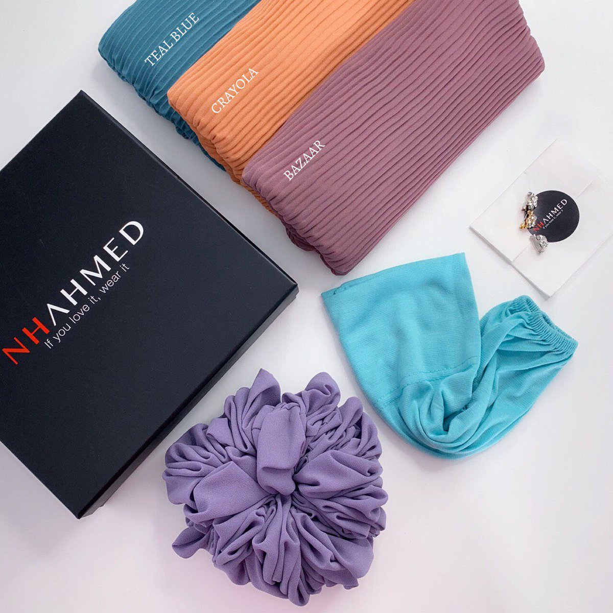 YayaAzman97's tweet photo. COMBO SET ✔️
SHAWL CHIFFON FULL PLEATED
(MATERIAL : CHIFFON)
(SAIZ : PANJANG 1.8M)
———————

*SHAWL CHIFFON FULL PLEATED SET COMBO*🧕🏻

-3 HELAI (FREE THREE GIFT SPECIAL)
-INNER SNOWCAP
-PIN TUDUNG
-SANGGUL CRUNCHY

(COLOR TAK BOLEH PILIH, MENGIKUT WARNA SEDIA ADA) https://t.co/fo7p8r6fHo