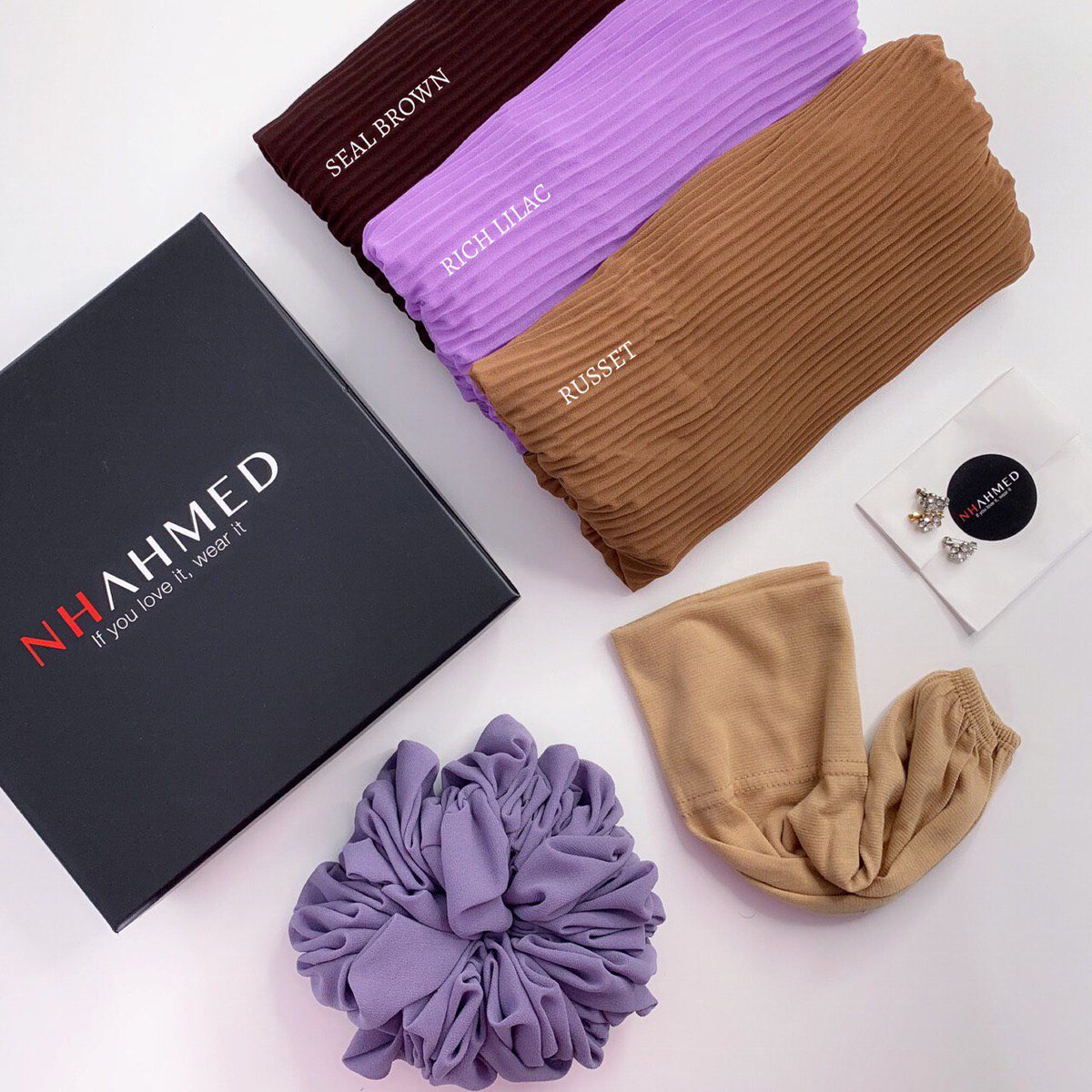 YayaAzman97's tweet photo. COMBO SET ✔️
SHAWL CHIFFON FULL PLEATED
(MATERIAL : CHIFFON)
(SAIZ : PANJANG 1.8M)
———————

*SHAWL CHIFFON FULL PLEATED SET COMBO*🧕🏻

-3 HELAI (FREE THREE GIFT SPECIAL)
-INNER SNOWCAP
-PIN TUDUNG
-SANGGUL CRUNCHY

(COLOR TAK BOLEH PILIH, MENGIKUT WARNA SEDIA ADA) https://t.co/45mie7N9lx