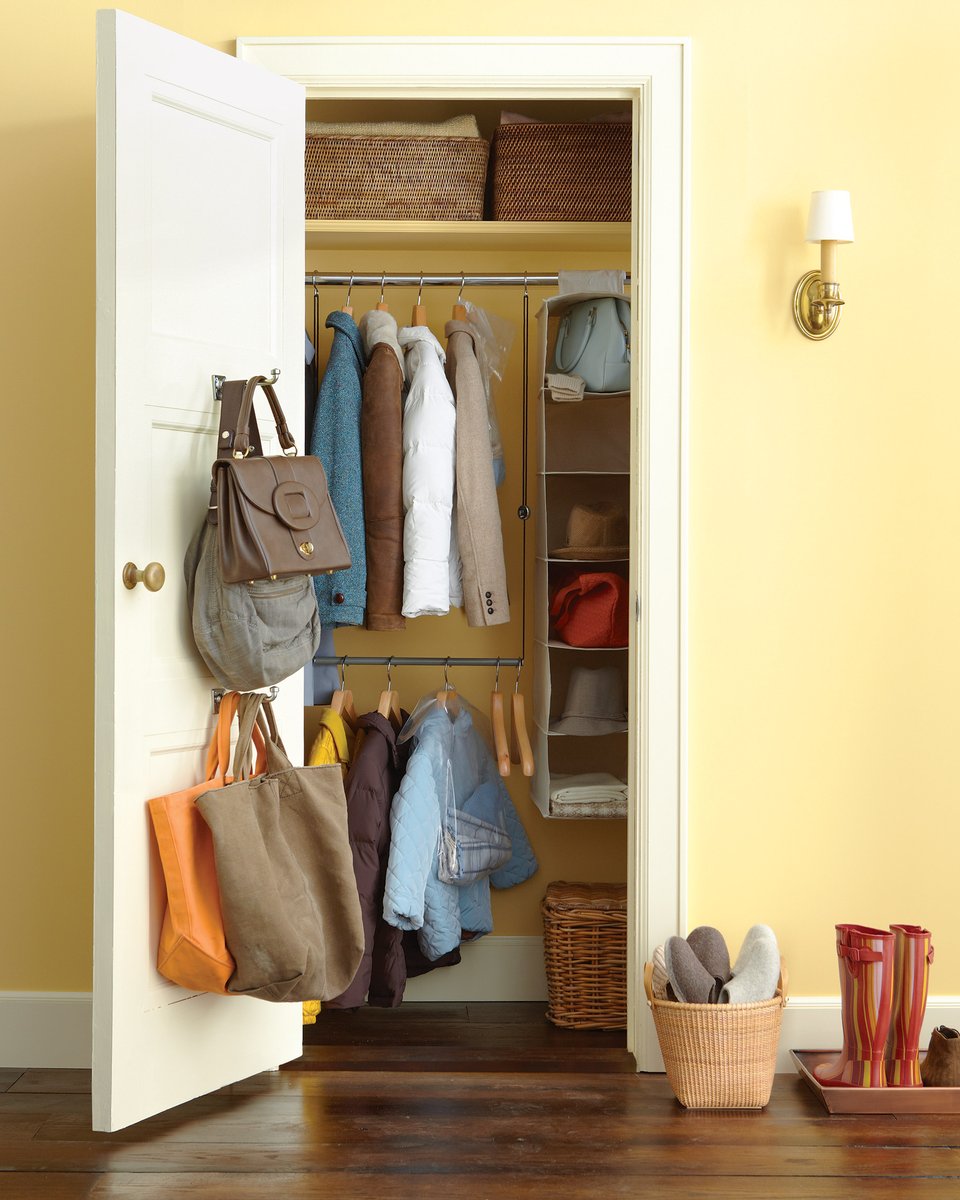 livible's tweet photo. To neatly store bags, mount hooks on the inside of the door. Then get double the amount of hanging space with a closet rod extender. Suspend longer coats on the upper level; use the bottom rod for shorter ones.
https://t.co/9F56zLSTFN https://t.co/HHFhJKwa3A