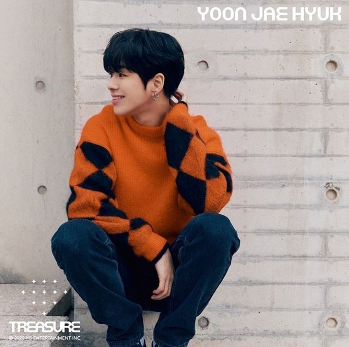 AAAAA LOOK AT THIS CUTE LIL (BIG) BABY